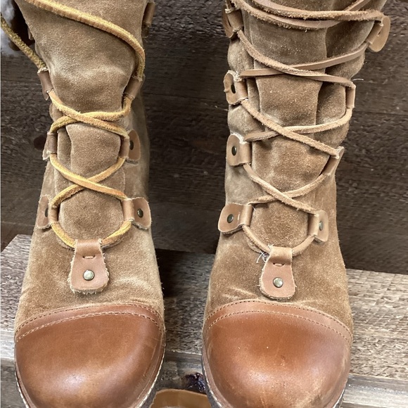 Australia Luxe Collective “Mona” Suede Shearling Wedge Boots – Size 8 - Picture 5 of 11